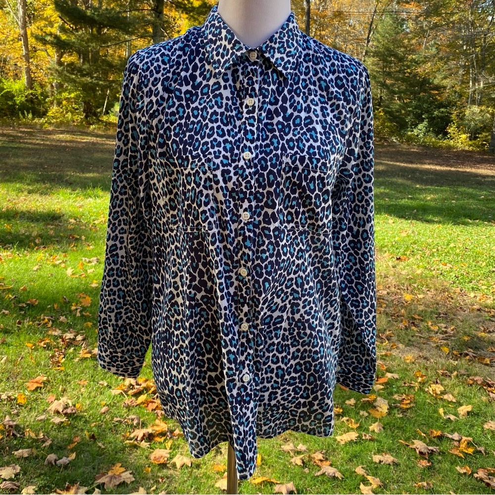 JUDE CONNALLY TOP BLOUSE BUTTON DOWN WHITE BLUE ANIMAL PRINT COTTON SIZE L